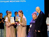 Кукла в детских руках