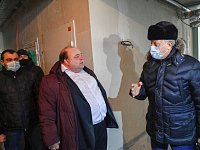Губернатор Валерий Радаев посетил площадку новой поликлиники в пос. Юбилейный г. Саратова и проверил, как идет строительство объекта.
