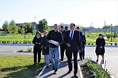 Глава Татищевского района П.В.Сурков посетил фОК «Энергия», на территории которого уже начаты работы по строительству 3D-забора