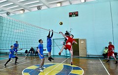 Первый игровой день соревнований на Кубок главы Татищевского муниципального района по волейболу среди мужских и женских команд сезона 2022 года