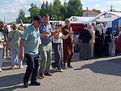 Ритмы национальных инструментов и тепло гостеприимства:  репортаж со Дня России в Татищево