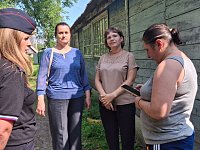 В рамках акции «Каникулы с общественным советом» инспектор ПДН и общественники ОМВД России по Татищевскому району провели профилактическую работу с неблагополучными семьями района