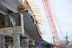  Губернатор Р.В.Бусаргин посетил Татищевский район  для ознакомления с ходом работ  по строительству путепровода  в р.п. Татищево