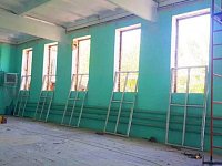 Продолжается ремонт спортивных залов в школе с. Большая Каменка и д. Македоновка
