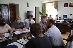 Александр Романов предложил привлекать районные администрации для  поддержки молодых педагогов