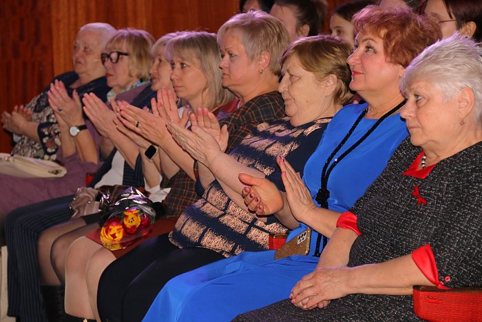 Женщина познакомится с мужчиной в Татищево