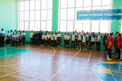 Соревнования по бадминтону