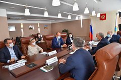 Валерий Радаев провел совещание по вопросу развития онкологической службы
