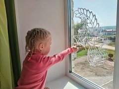 В преддверии Дня Великой Победы школы и детские сады района участвуют в ежегодном мероприятии «Окна Победы»