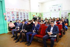 Глава Татищевского муниципального района П.В.Сурков провел  встречу с жителями с.Карамышка