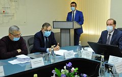 Состоялось очередное заседание муниципального Собрания, в котором принял участие министр по делам территориальных образований области С.Ю.Зюзин