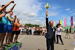 Торжественная церемония закрытия соревнований на Кубок главы по пляжному волейболу среди мужских и женских команд