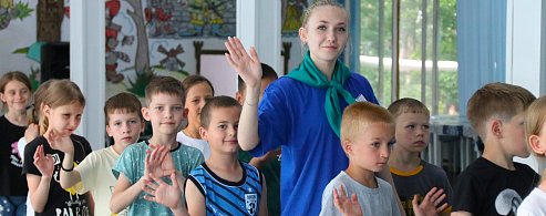 «Дубрава» зовет в лето: открытие первой смены в детском лагере
