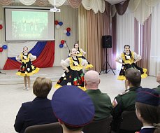 Мероприятие в Татищевском лицее, посвященное десятилетию  воссоединения  Крыма с Россией