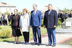 Торжественный митинг в р.п. Татищево в преддверии Дня Победы