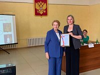 Староста из Татищевского района награждена за вклад в развитие местного самоуправления