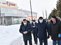 Губернатор Валерий Радаев посетил стройплощадки социальных объектов в Энгельсе