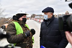 Валерий Радаев осмотрел, как идет ремонт дорог в Пугачевском районе