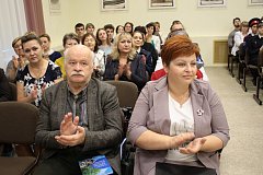 Презентация поэтического сборника авторов Татищевского района "Горжусь твоим величием, Россия"